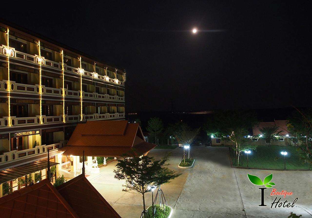 I Boutique Hotel Pluak Daeng Exteriör bild