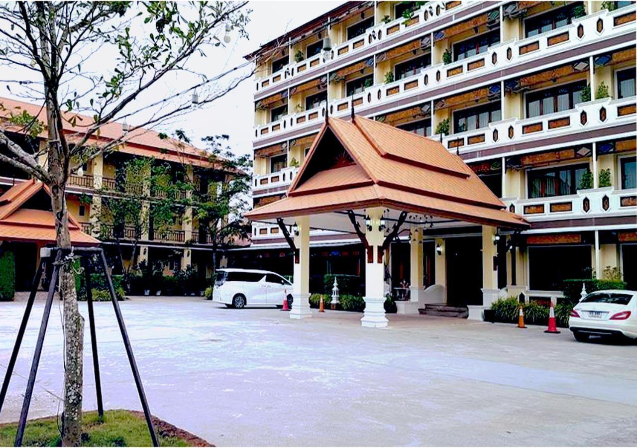I Boutique Hotel Pluak Daeng Exteriör bild